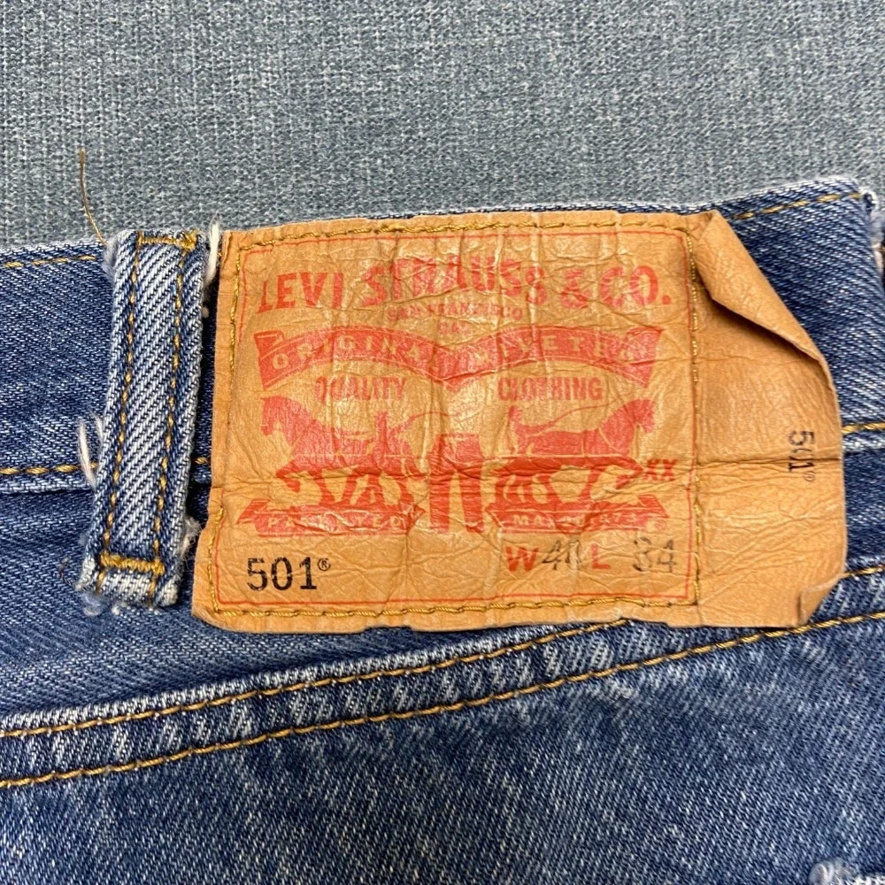 Levi's 501 Jeans Mens 44x34 Blue Denim Cotton Straight Leg Light Wash Zip Fly